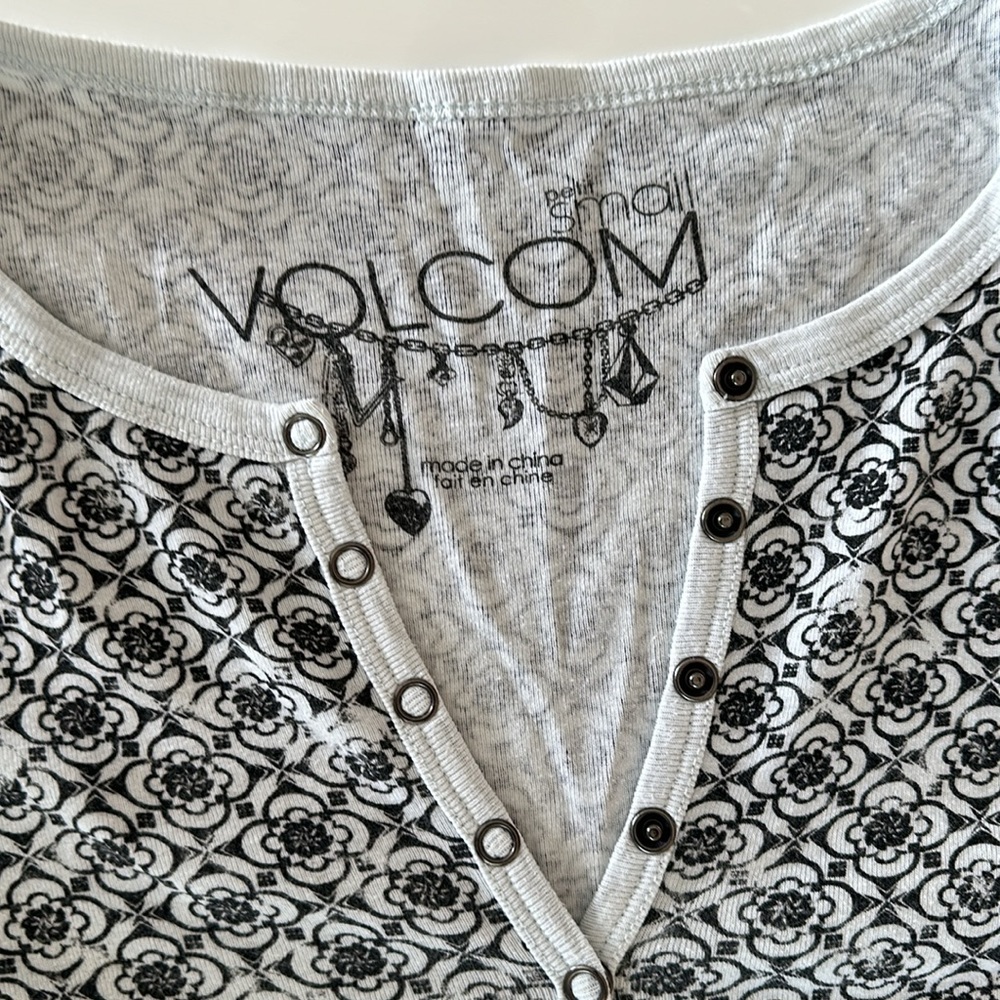 Volcom top - Picture 2 of 6